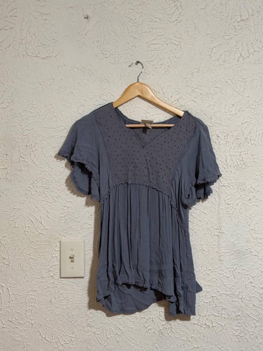 Knox Rose Women's Blue Eyelet Blouse Size XS Boho Flutter Sleeve Top